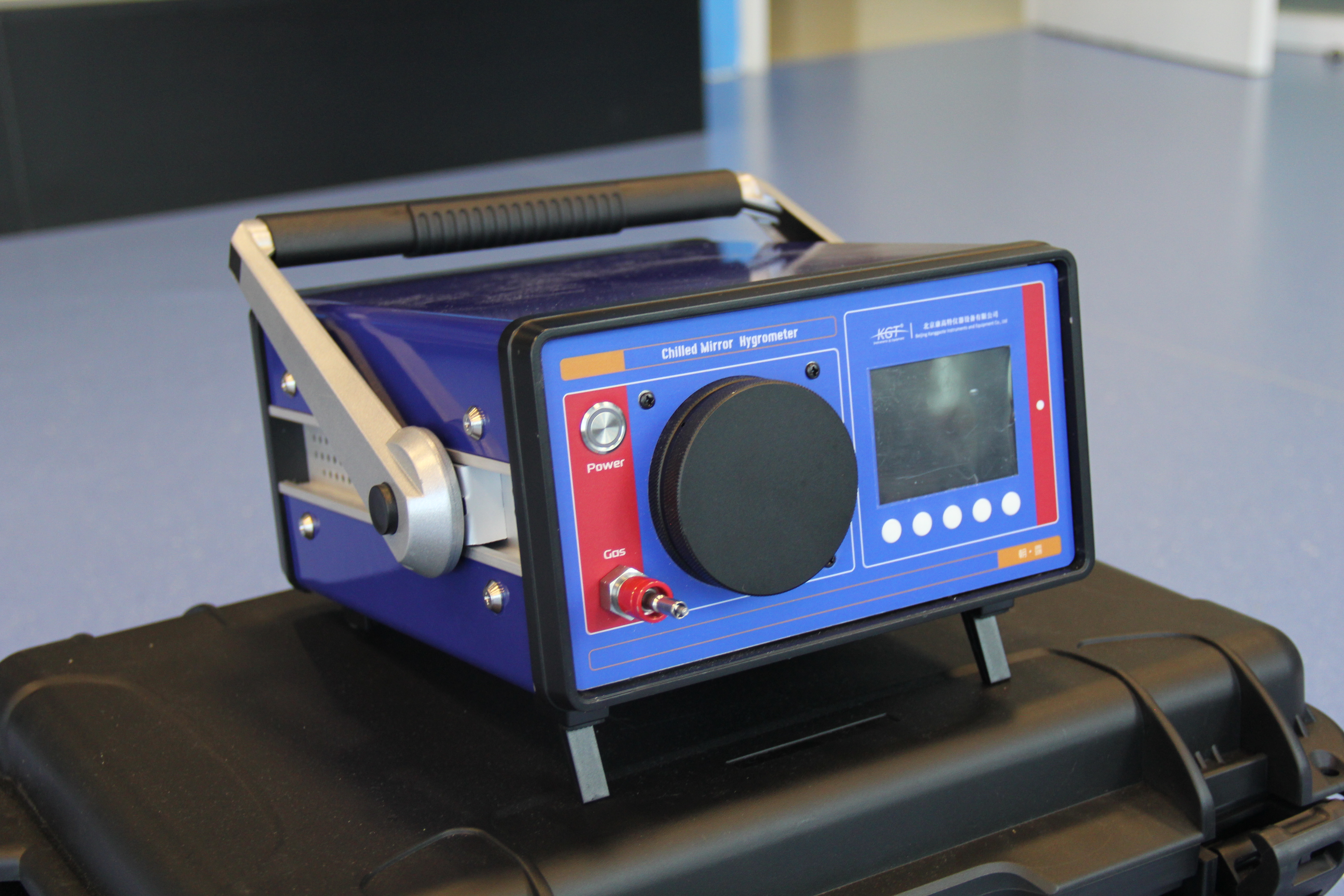 露點(diǎn)儀在工業(yè)防潮中的重要性